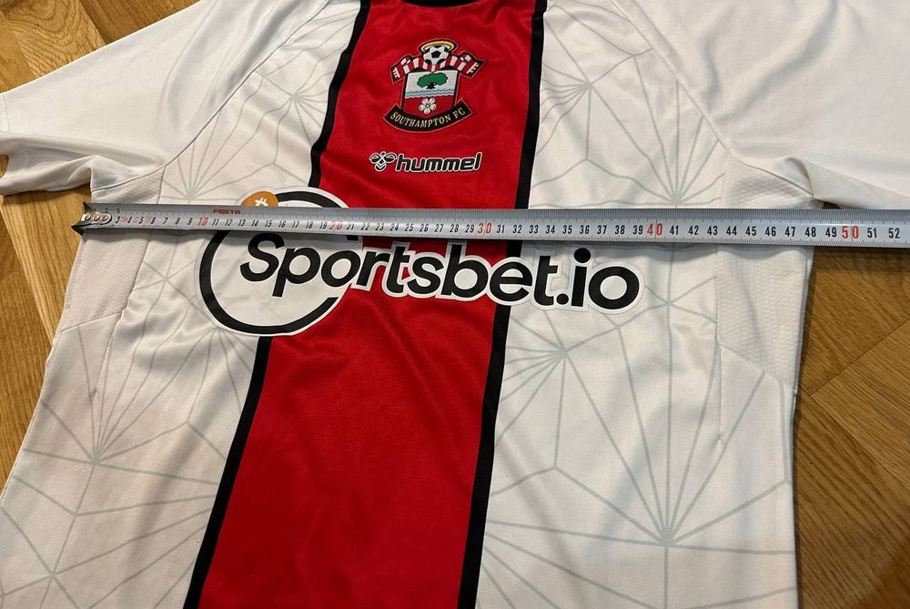 Футболка ФК «Саутгемптон» сезону 2022-23 від Hummel