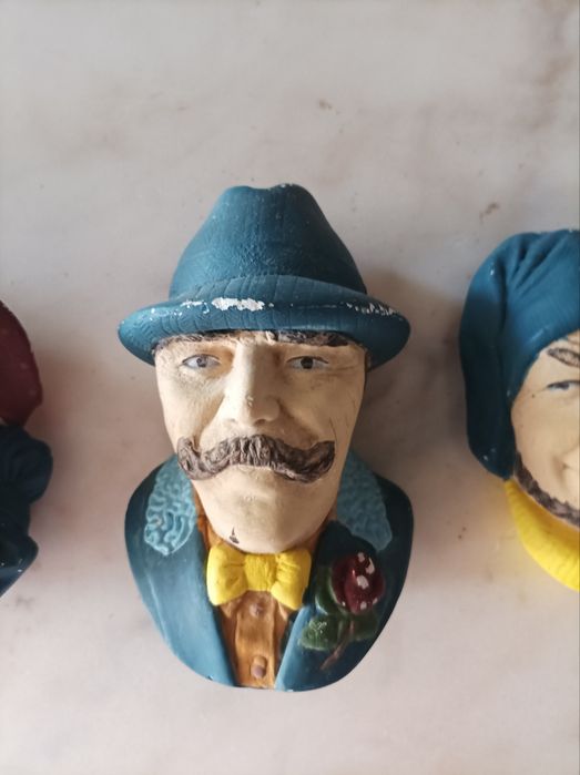 Estátuas cara em gesso