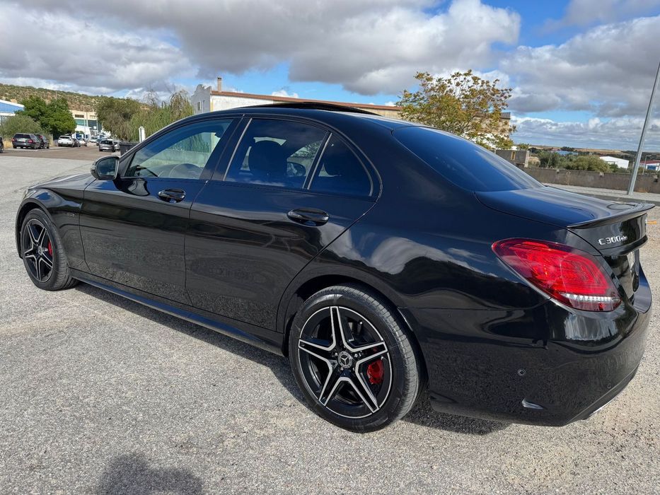 Mercedes-Benz C 300 de AMG Line