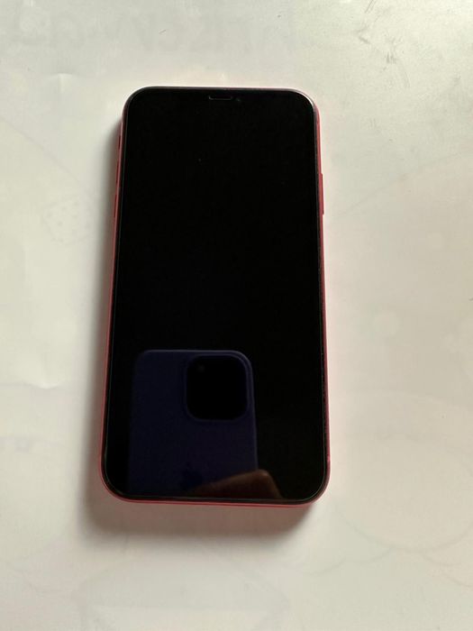 IPhone 11  красный Б/у