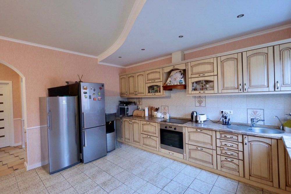 Будинок смт.Бабинці, 200м2+12 соток. Басейн, спорт.майданчик. Без%