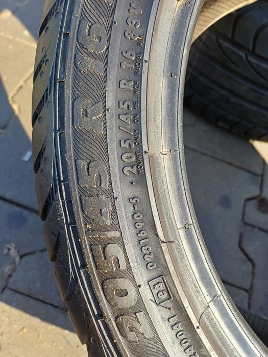 205/45R16 83V Semperit