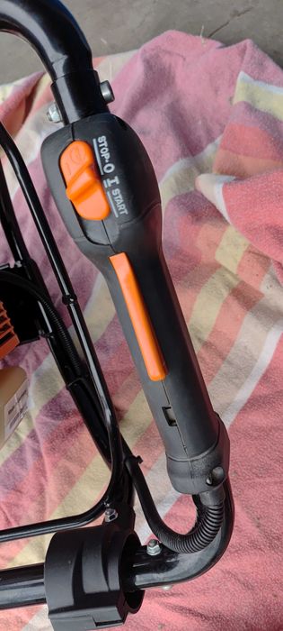 Бензобур Stihl BT 121