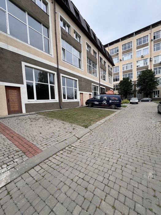 Продаж квартир гуртом в новому будинку неподалік центру