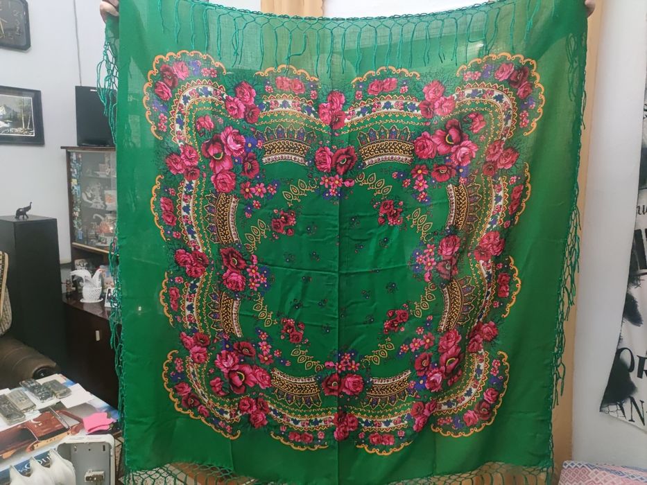 Платок большой новый 125см