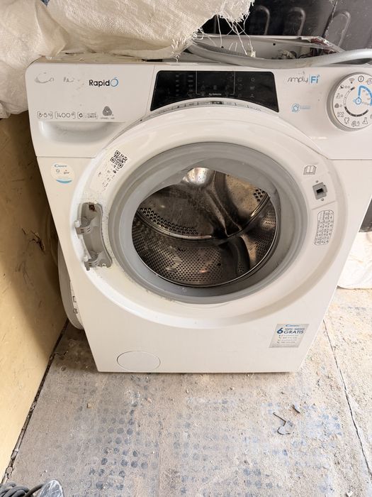 Maquina de lavar e seca roupa