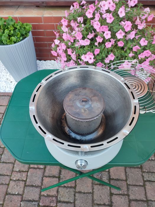 Grill bezdymny kempingowy na brykiet/węgiel