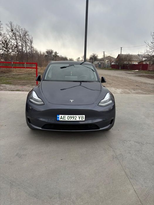 Продам Tesla Y в гарному стані