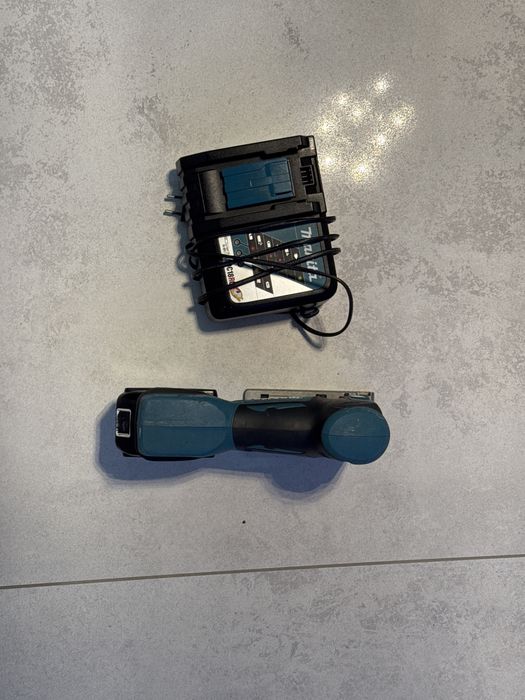 Wyrzynarka Makita DJV181 + Bateria ładowarka