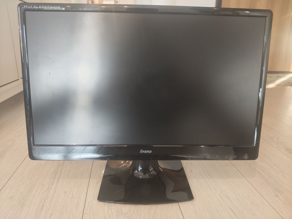 Monitor 21 cali yyiama