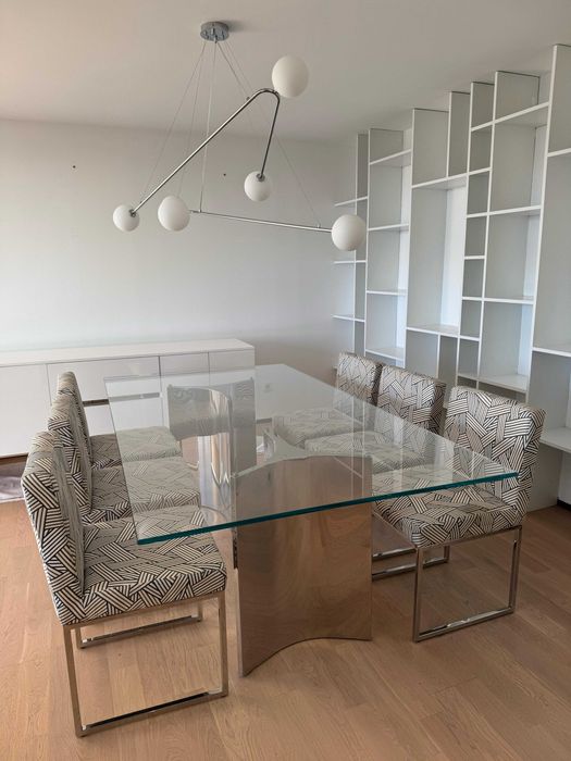 Mesa de jantar de vidro de 220x120cm com pés em inox (Interdesign)