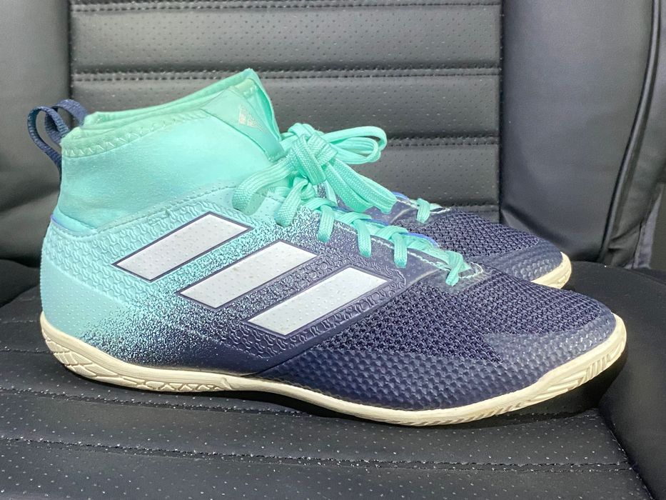 Adidas Predator 36 (22,5cm) buty piłkarskie halowki