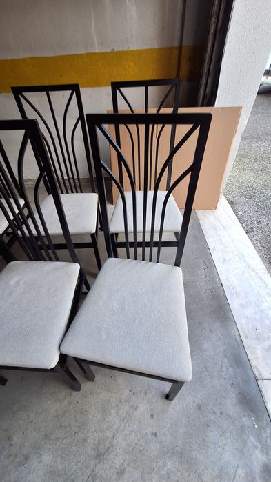 Mesa de jantar com cadeiras