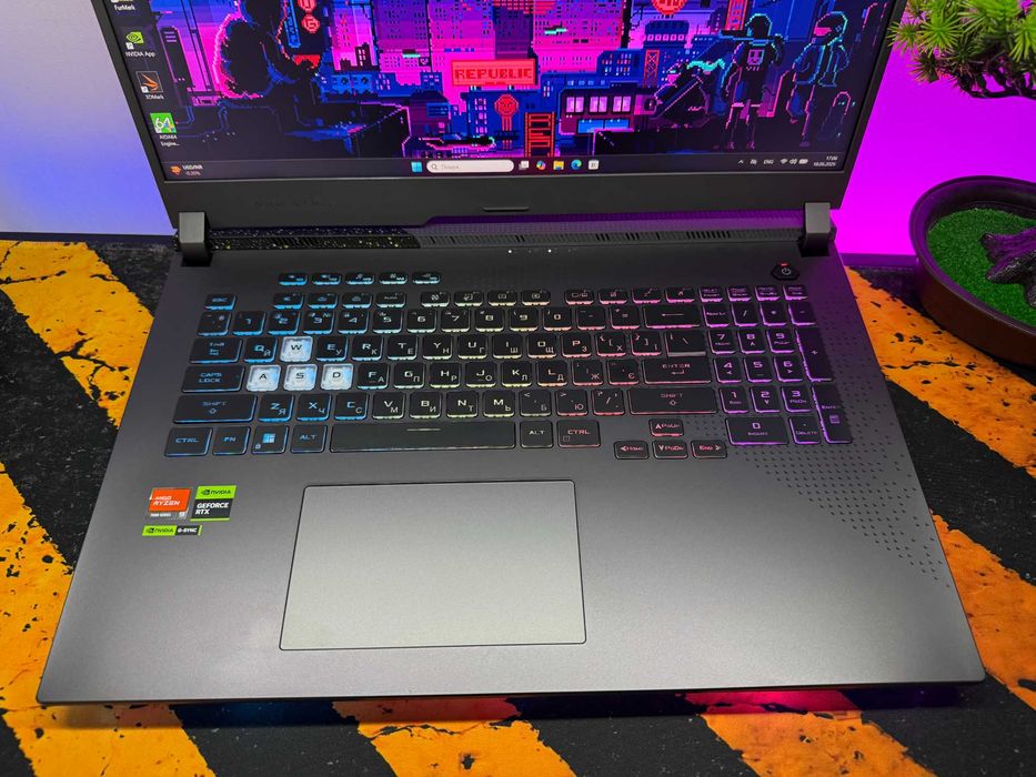 Asus rog strix G17, ryzen 9-7940hx, rtx4050, 16gb, 512gb, 165hz