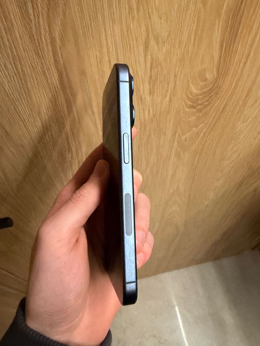 iPhone 15 Pro w stanie jak nowym