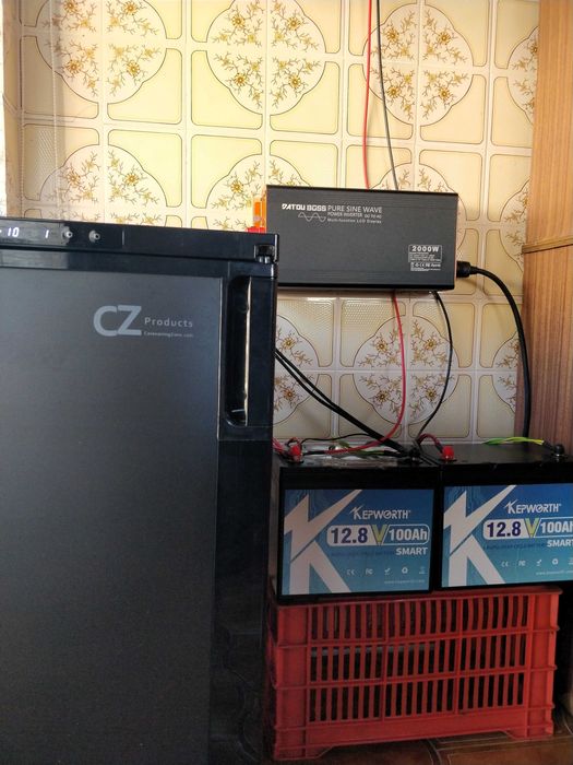 Kit Off-Grid Híbrido – Solar 720W + Turbina + Baterias LiFePO₄