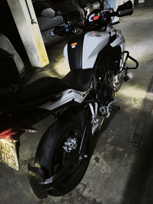 Moto Benelli TRK 502