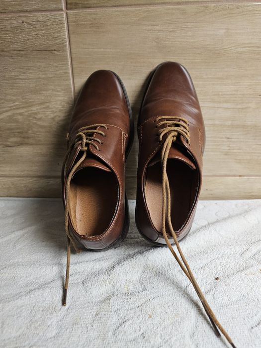 Skórzane eleganckie buty męskie 35