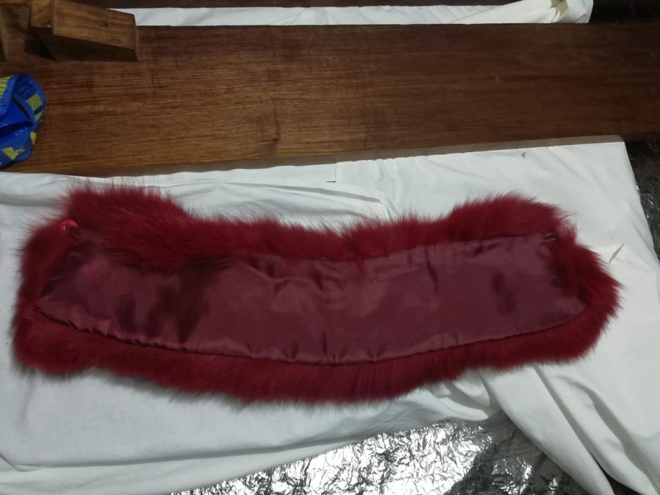 Estola em pêlo vermelha