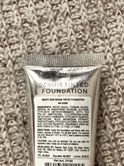 лот косметики , тональні , палетки