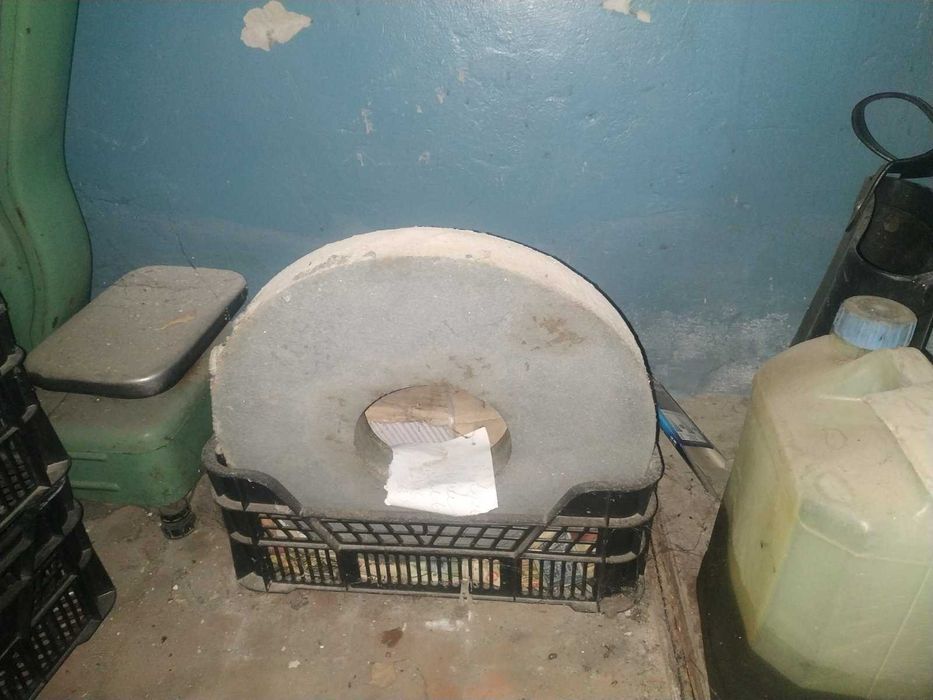 Заточний універсальний шліфувальний верстат наждак точило