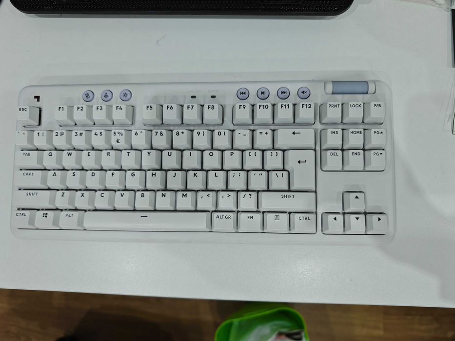 Teclado Logitech G715 para jogos e uso de escritório