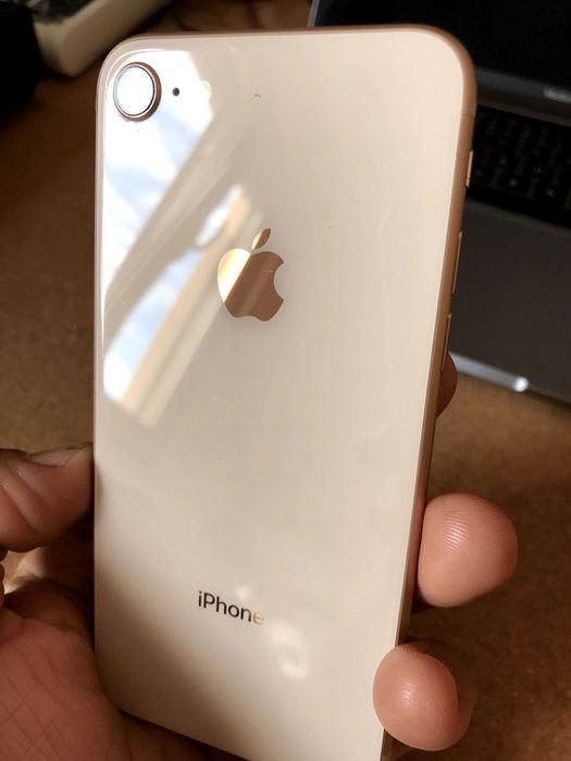 iPhone 8 Battery 100%64584698768129121