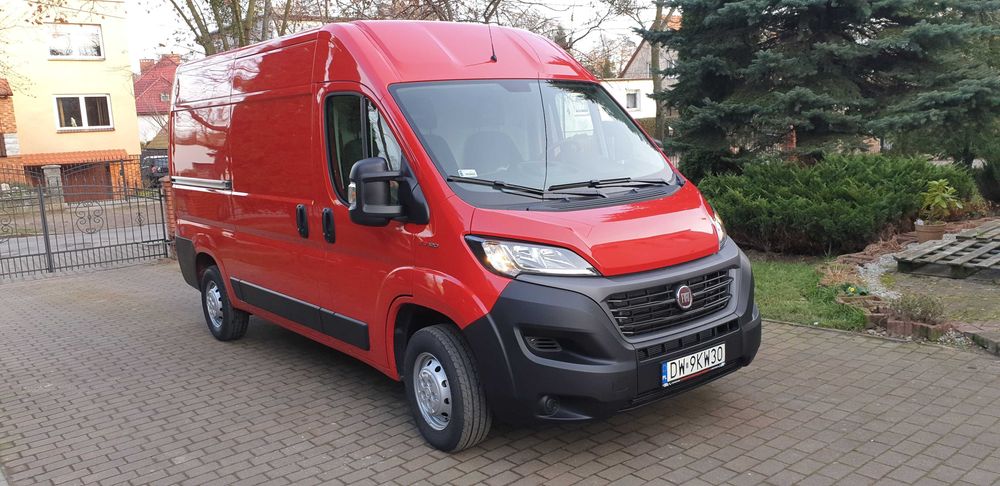 Wynajem Busów Dostawczych i Lawet