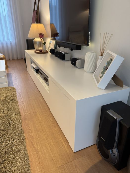 Movel TV lacado a branco