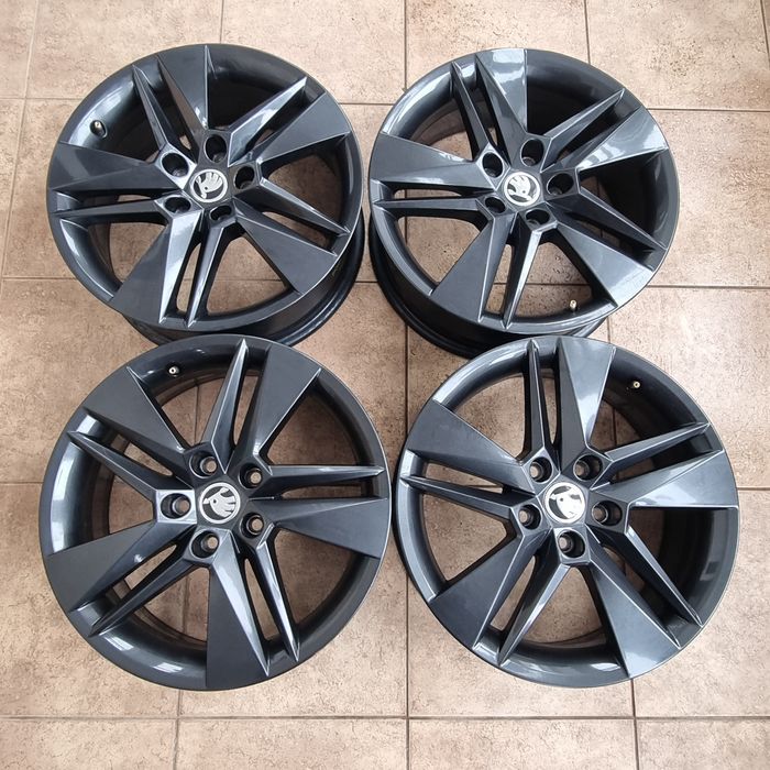 Диски Skoda R17 5x112 6.5j ET41 ЦО57.1 оригінал стан нових  без дефектів Skoda SuperB 2022 р.в.
Ціна за 4 диски 20000 грн.
Відправляю НП, Делівері.