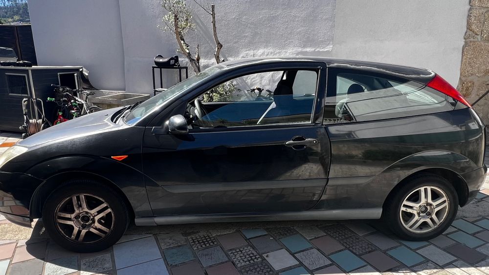 Ford focus 1.6 preto