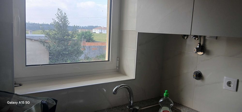 Alugo o primeiro andar de casa com 3 quartos na Junqueira Vila do Conde