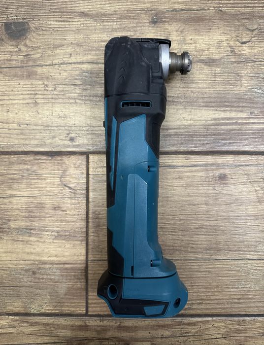 Urządzenie wielofunkcyjne multitool szlifierka Makita DTM51 - 2023r.