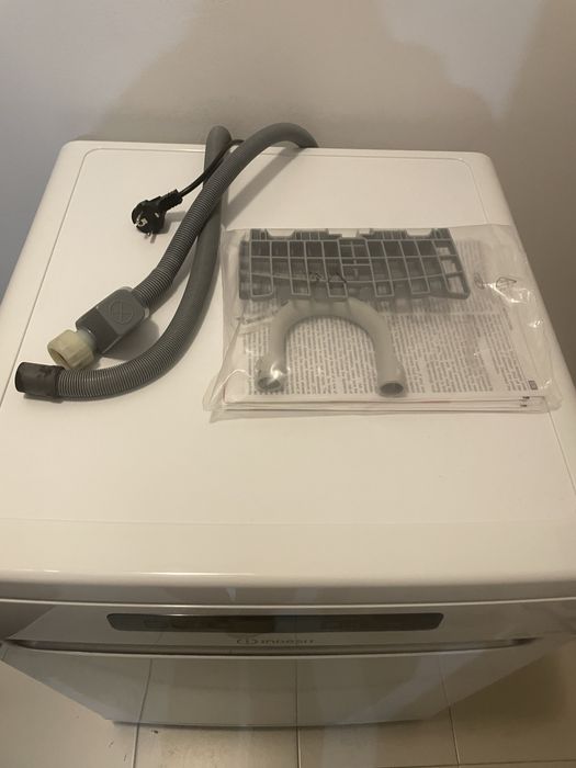 Máquina loiça Indesit DFO 3T133 A F para peças