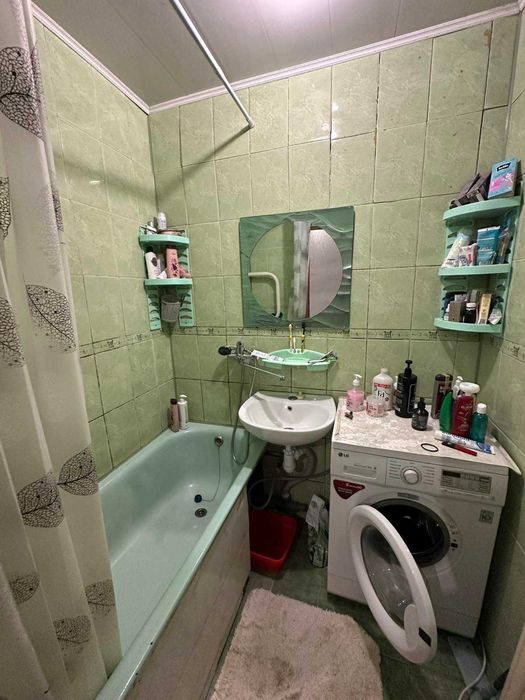 Продаж 4 кімнатної • З ремонтом • Центрі міста