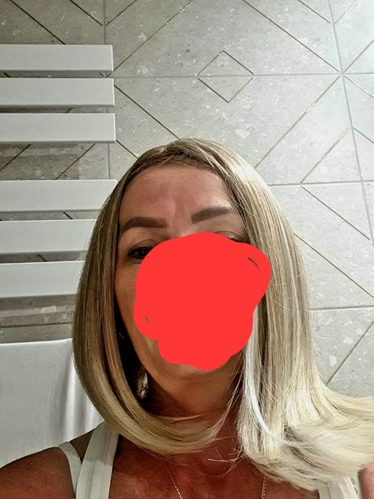 Nowa peruka blond z białymi pasmami
