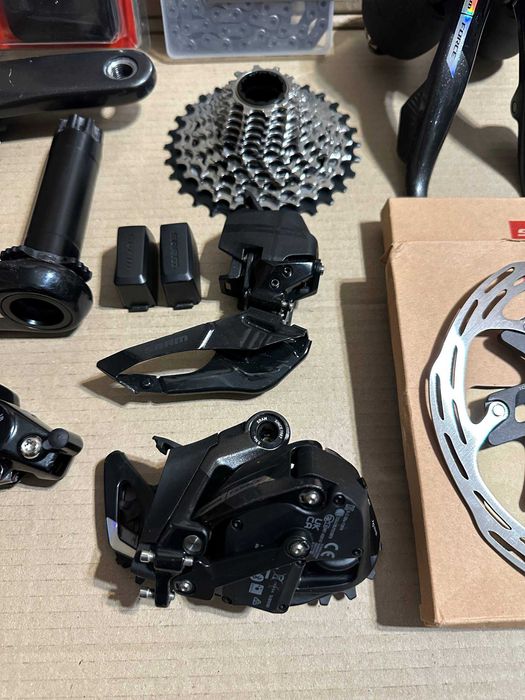 У продажу новий комплект трансмісії Sram Force D2 AXS 12s