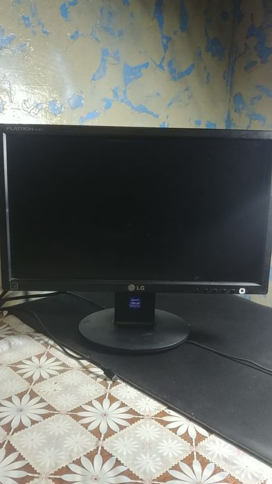 Монітор 18.5" LG Electronics Flatron E1911S-BN Black