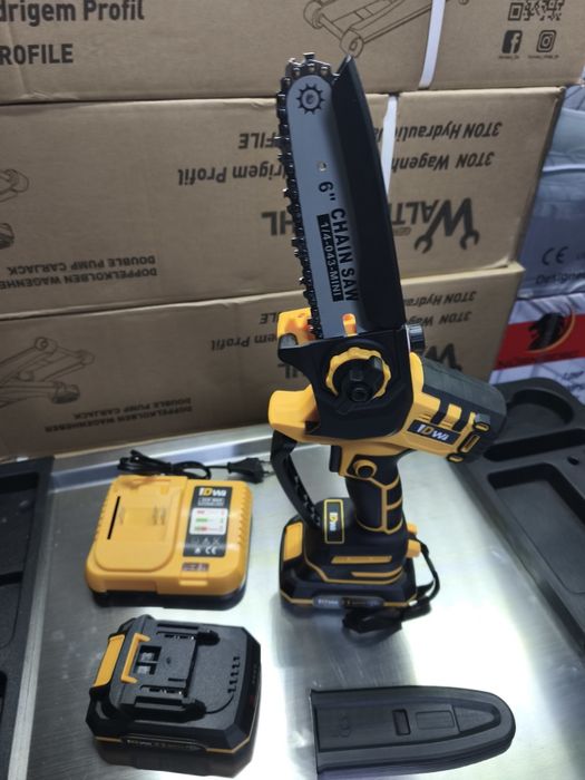 Motosserra podadora eléctrica com 2 baterias de 21V DW