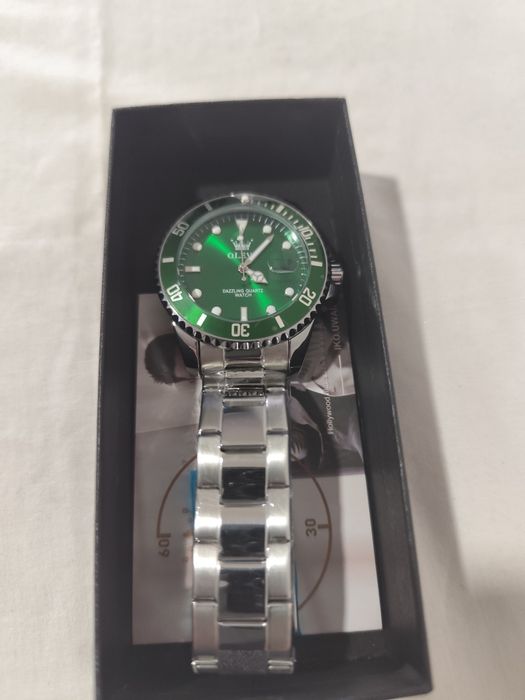 OLEVS Men's Watch – Silver/Green [New]64309670532482123