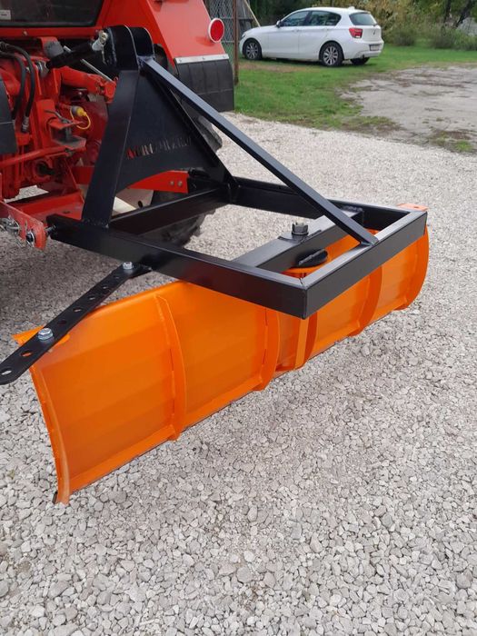 Pług śnieżny do ciagnika rolniczego obrotowy do śniegu