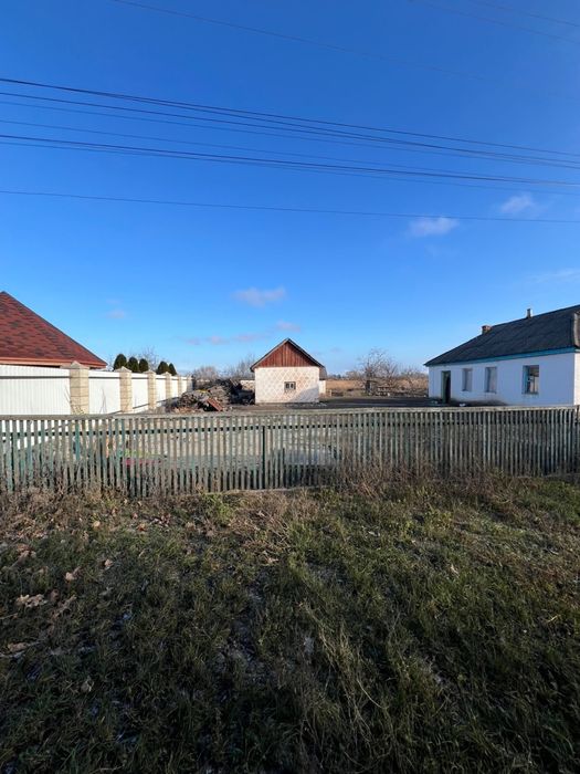 Продається будинок, 35 соток землі, центр міста.