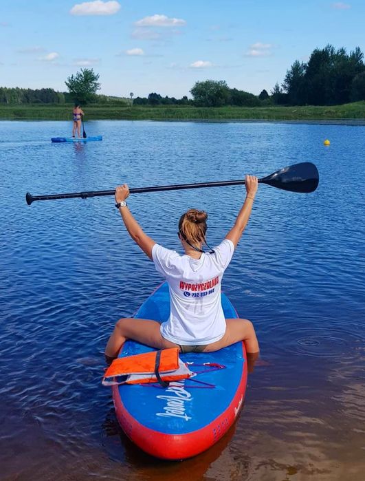 Słoneczny dzień na desce SUP