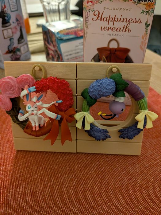 Figuras gacha (One Piece, Pokémon)