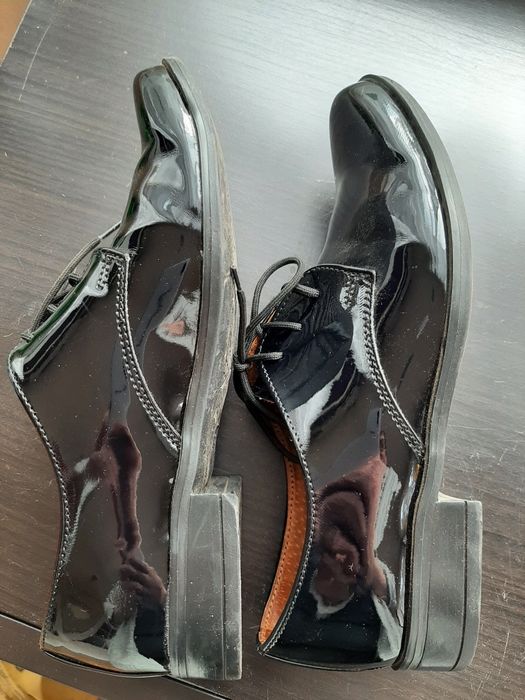 Buty wizytowe dla chłopca lakierowane rozm. 33