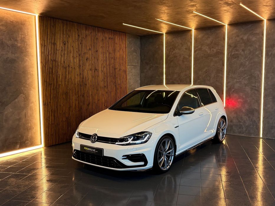 VW Golf R 4Motion (BlueMotion) DSG