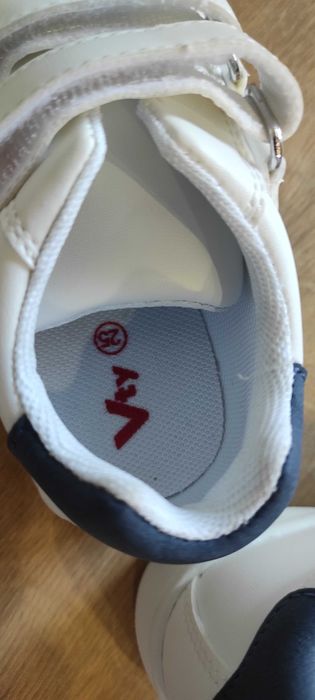 Buty dziecięce Victory r.25 nowe