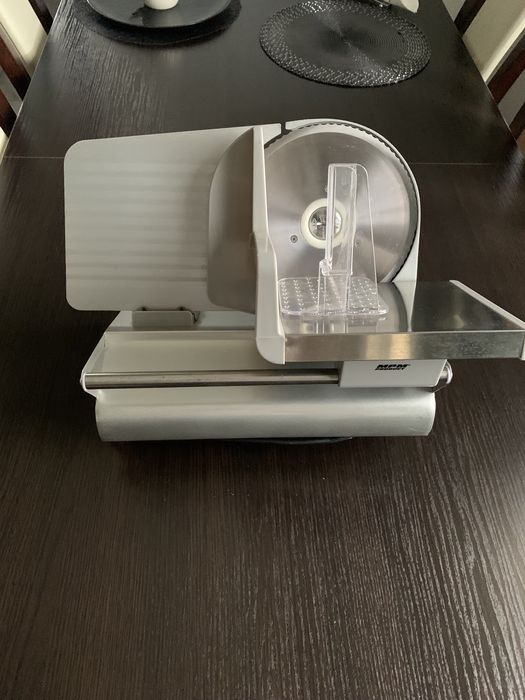 Krajalnica elektryczna  MPM SMS -008