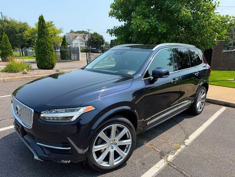 Volvo XC90      2019