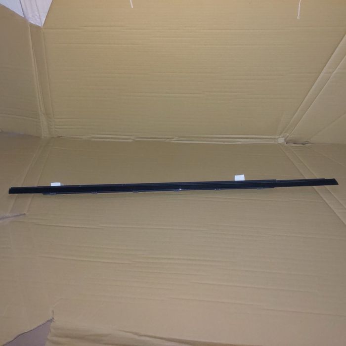 Продам крило ліве ionik 5.